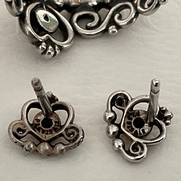 Pandora set of ring and earrings - Picture 3 of 5